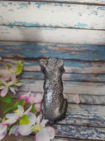 Loup gris à paillettes.