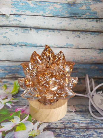 Vielleuse renard à neuf queue feuille orange et argenté.