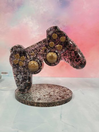 Manette or et noir lumineuse led en résine époxy.