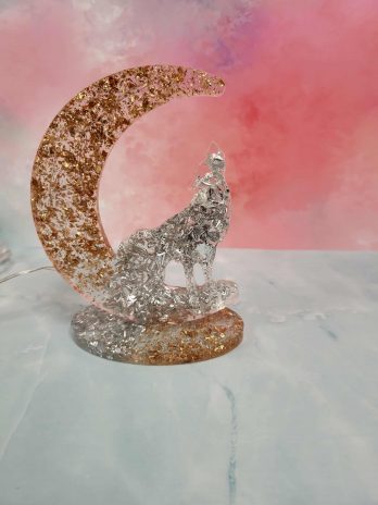 Décoration lune loup doré et argenté.