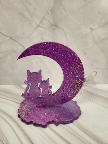 Décoration lune chat violet à paillettes.