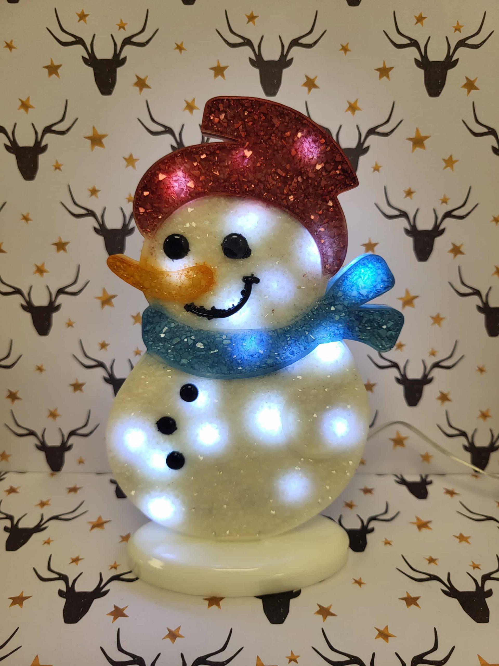 Bonhomme de neige lumineux en résine époxy – Image 2